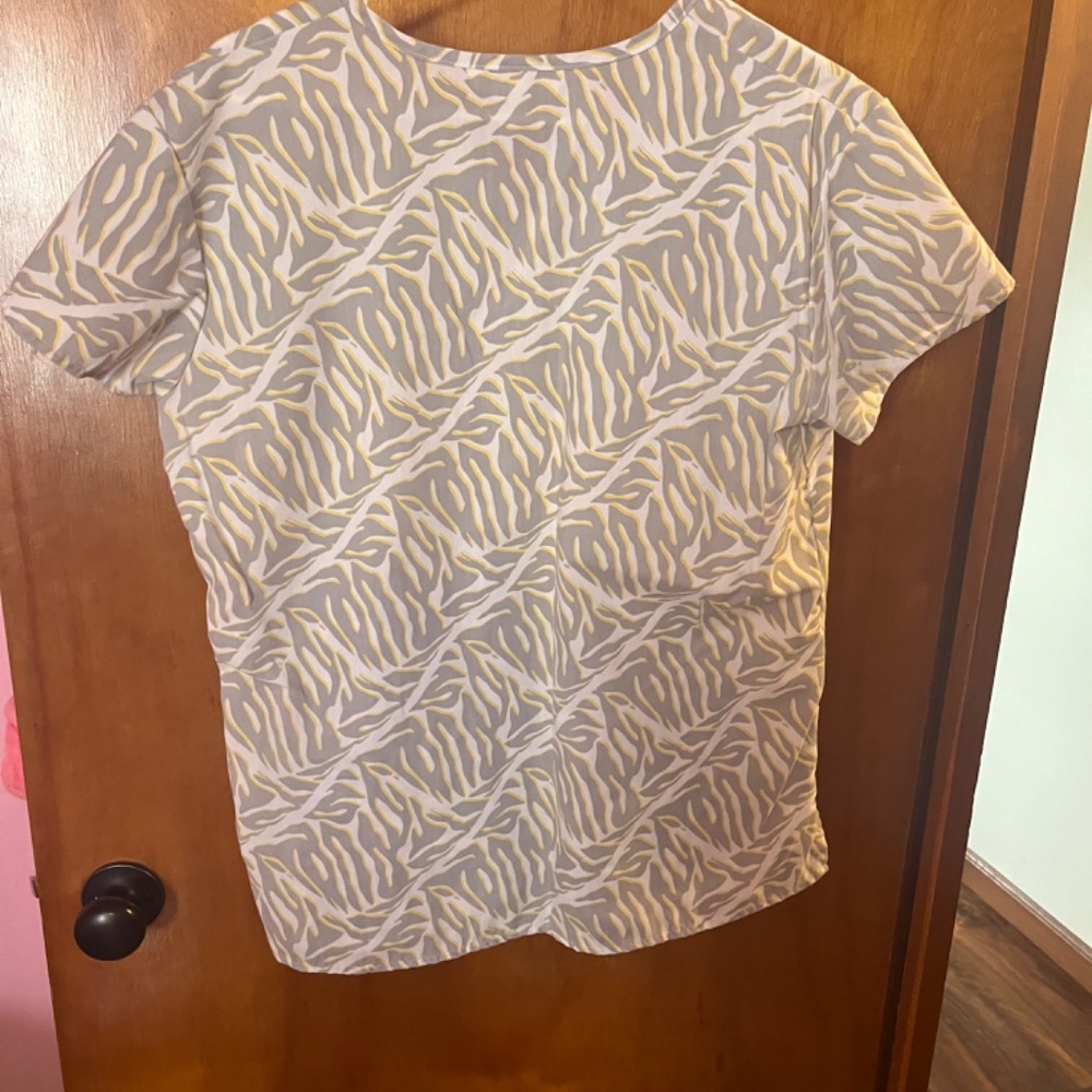 Small Printed Scrub Top - Picture 2 of 2